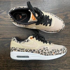 LEOPARD NIKE AIRMAX 1 SIZE W7.5 !!